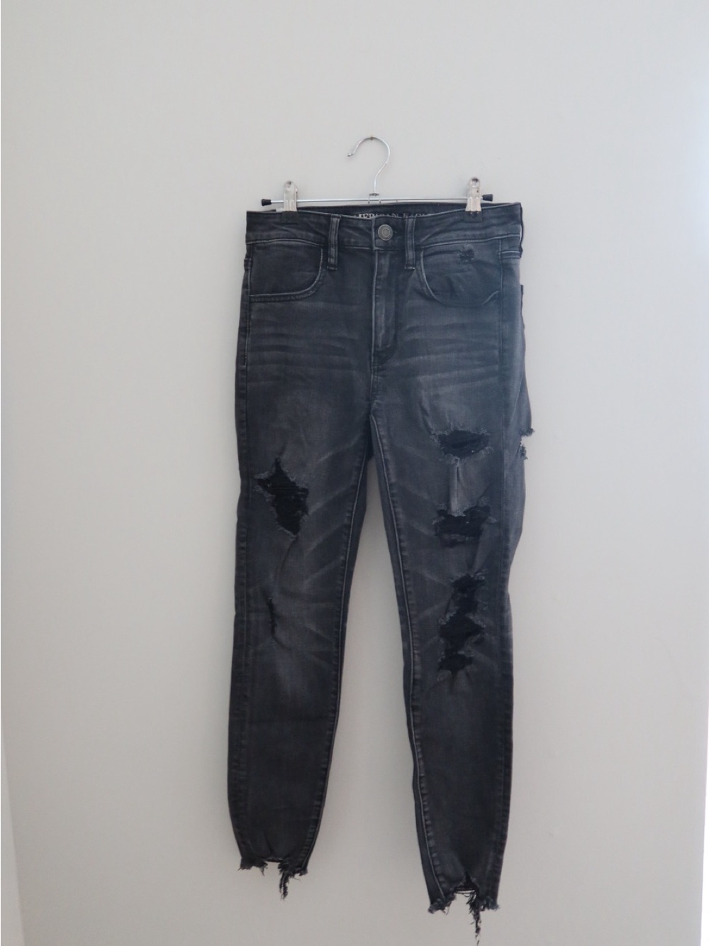 American Eagle Outfitters Women's Black Distressed Skinny Jeans